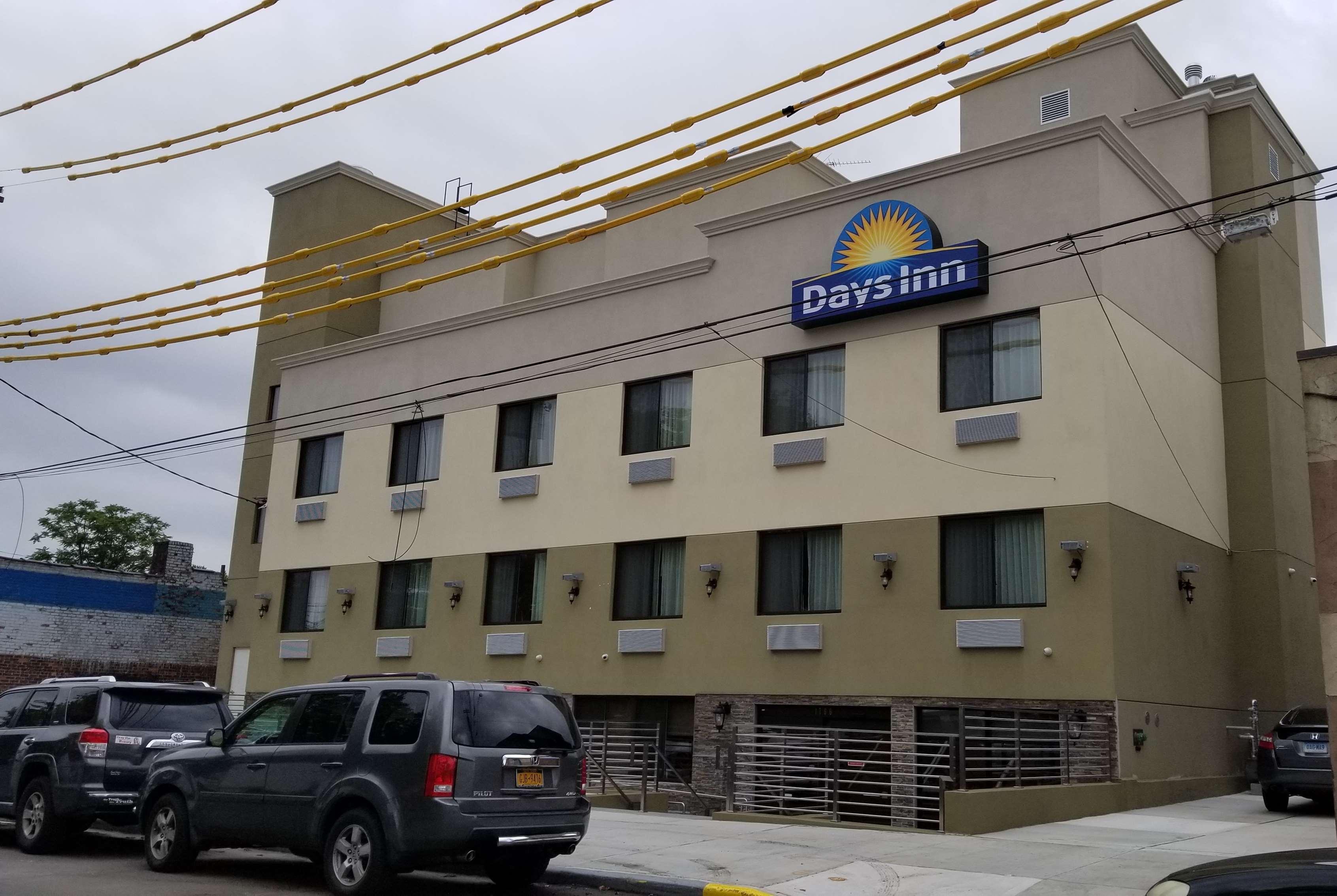 Days Inn By Wyndham Brooklyn Marine Park Nova Iorque Exterior foto